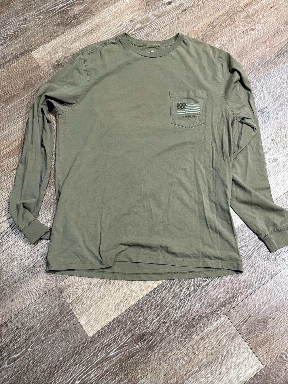 Vineyard Vines Mens Green US American Flag Pocket Long Sleeve Tee
